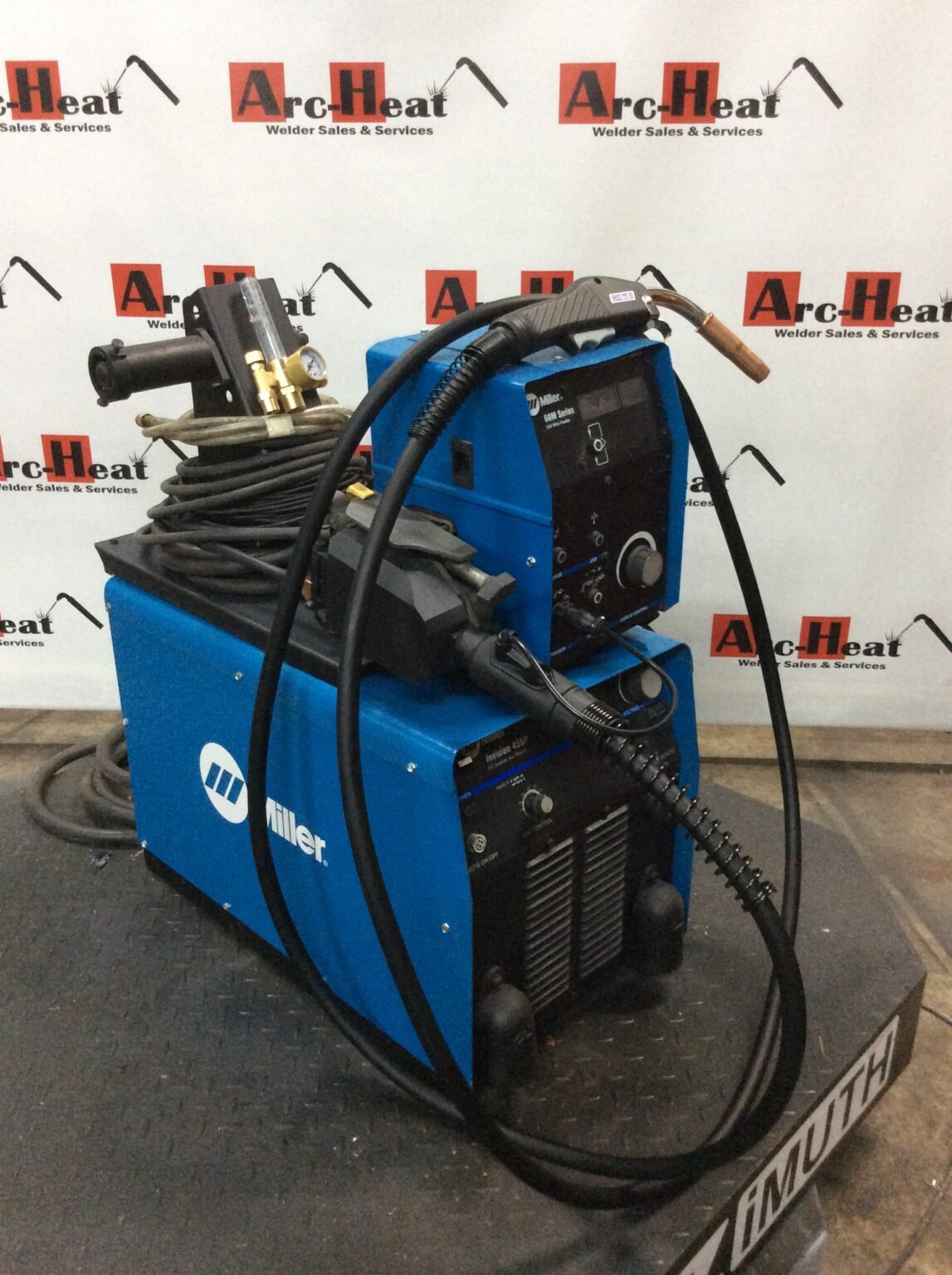 Miller Invision 456P MIG Welder machine